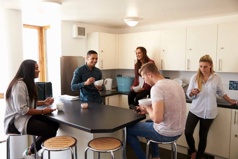 Uni students in a student kitchen